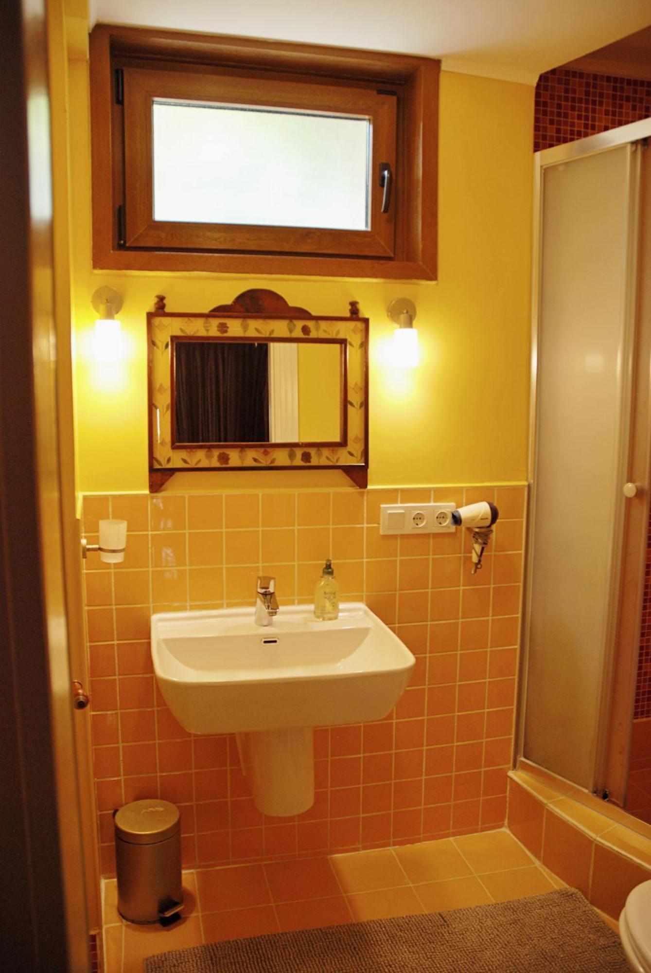 L'Isola Guesthouse (Adults Only) Heybeliada Bagian luar foto