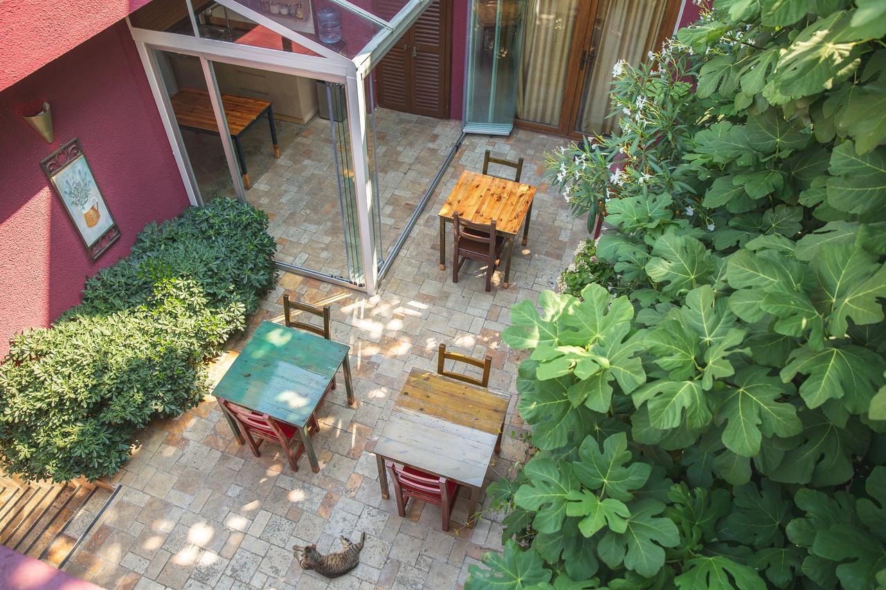 L'Isola Guesthouse (Adults Only) Heybeliada Bagian luar foto