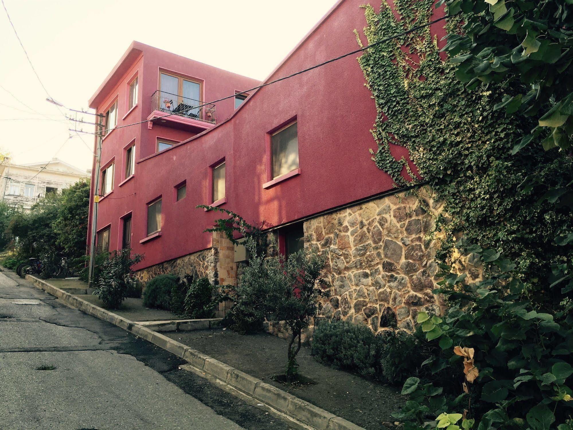 L'Isola Guesthouse (Adults Only) Heybeliada Bagian luar foto
