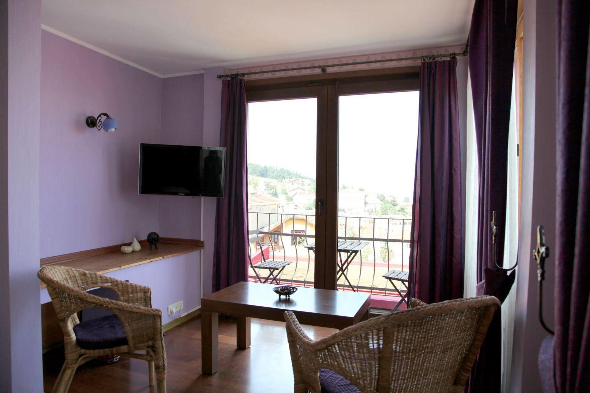 L'Isola Guesthouse (Adults Only) Heybeliada Bagian luar foto