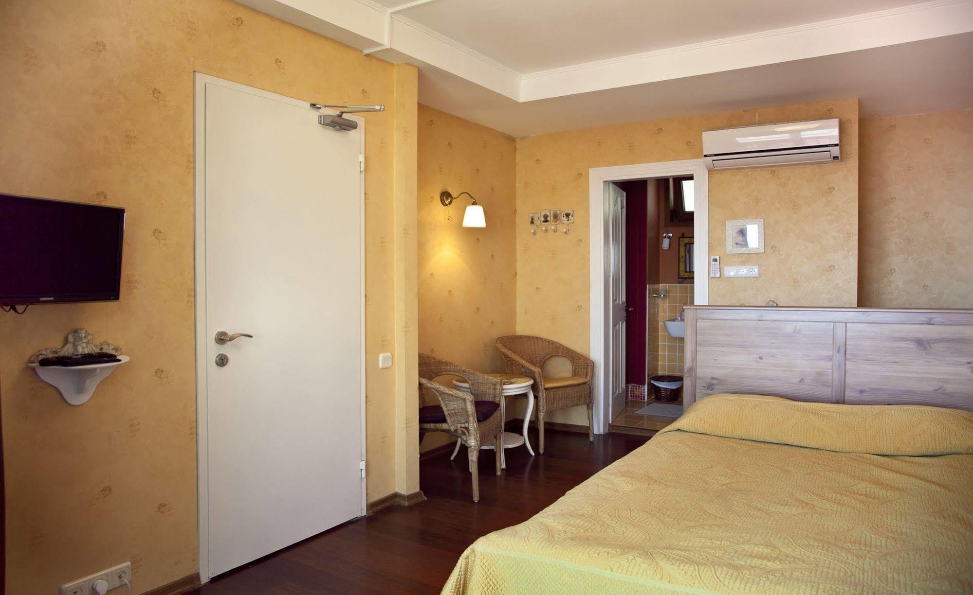 L'Isola Guesthouse (Adults Only) Heybeliada Bagian luar foto