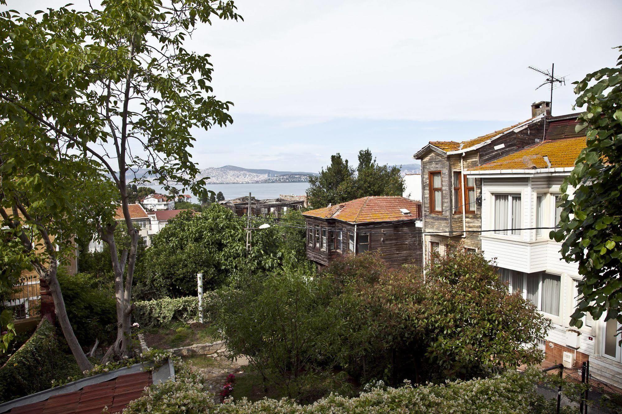 L'Isola Guesthouse (Adults Only) Heybeliada Bagian luar foto