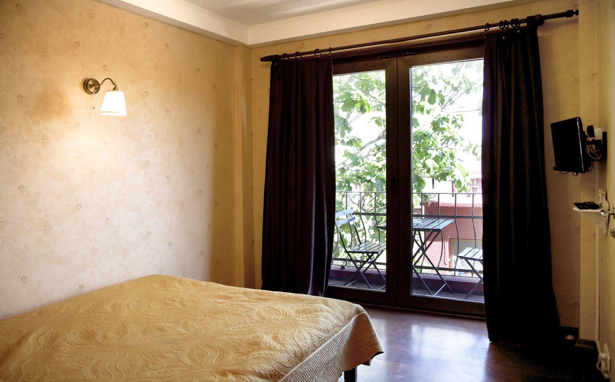L'Isola Guesthouse (Adults Only) Heybeliada Bagian luar foto
